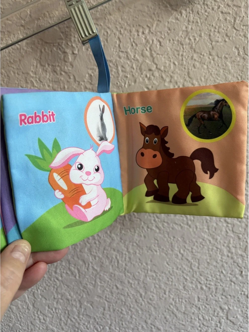 Soft Fabric Farm Animal Educational Book for Babies and‎ Toddlers